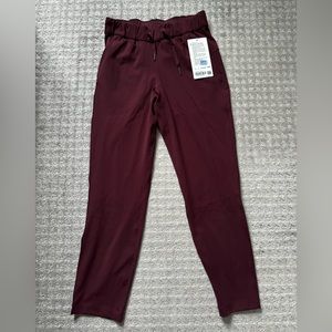 NWT Lululemon on the fly pant size 4
